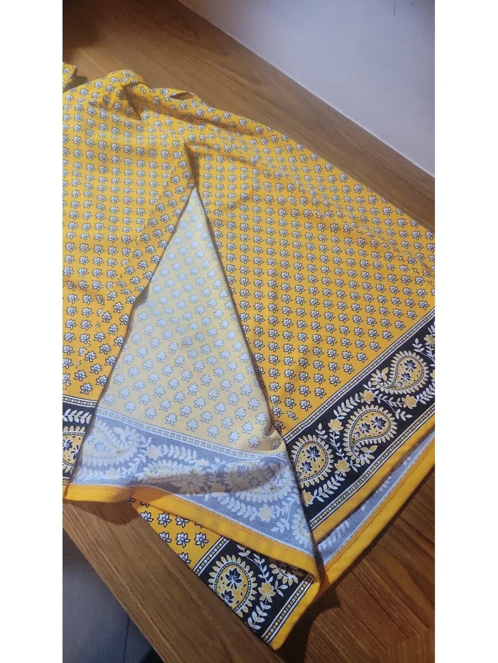 Michael Kors Yellow Patterned Midi Skirt with Side Slit and Tie Belt Size 12